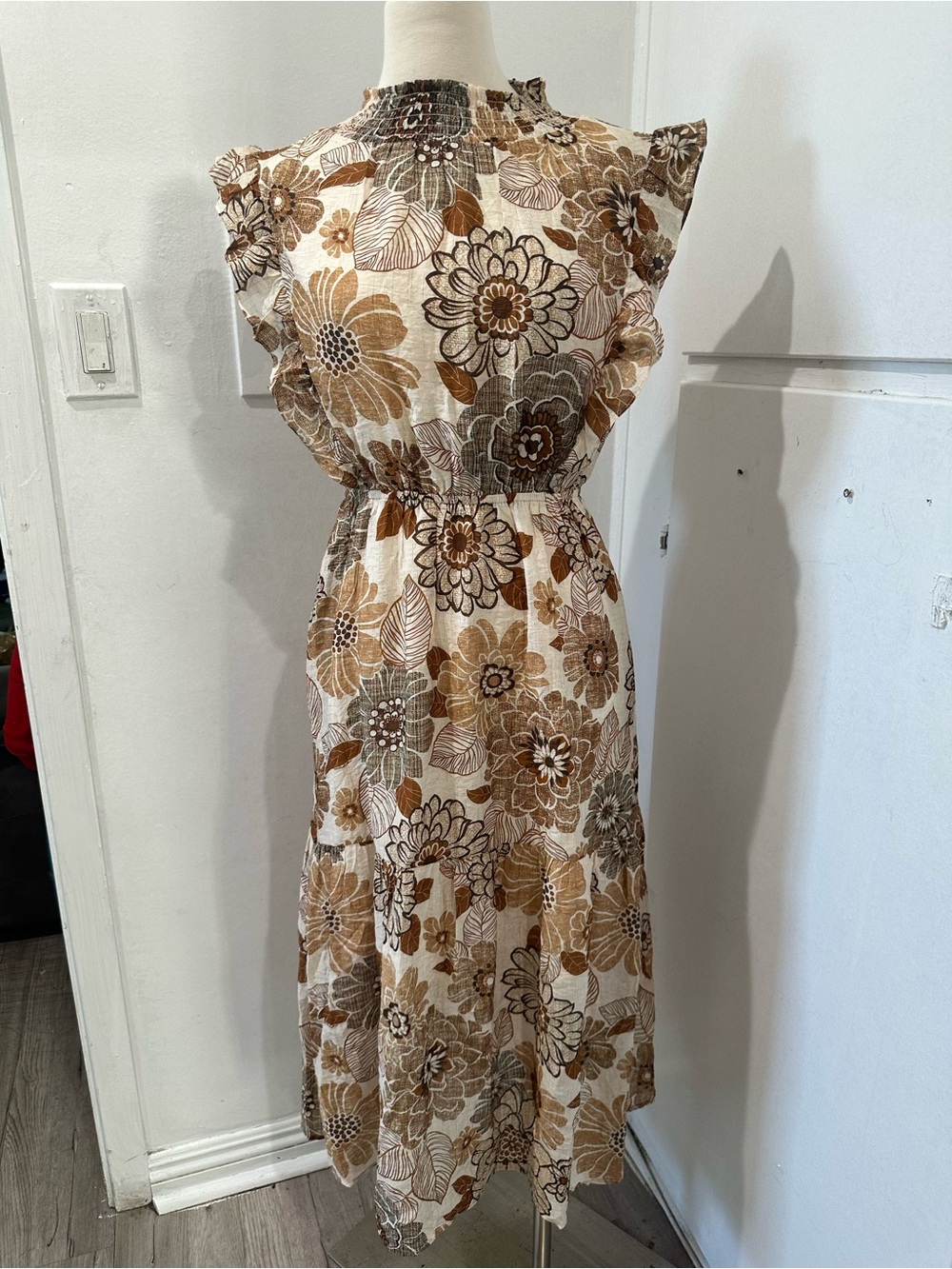 THML Cream and Brown Floral Midi Dress - Picture 3 of 8